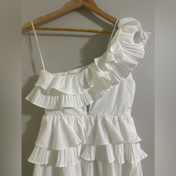 DO+BE White One-Shoulder Ruffle Romper - Picture 10 of 13